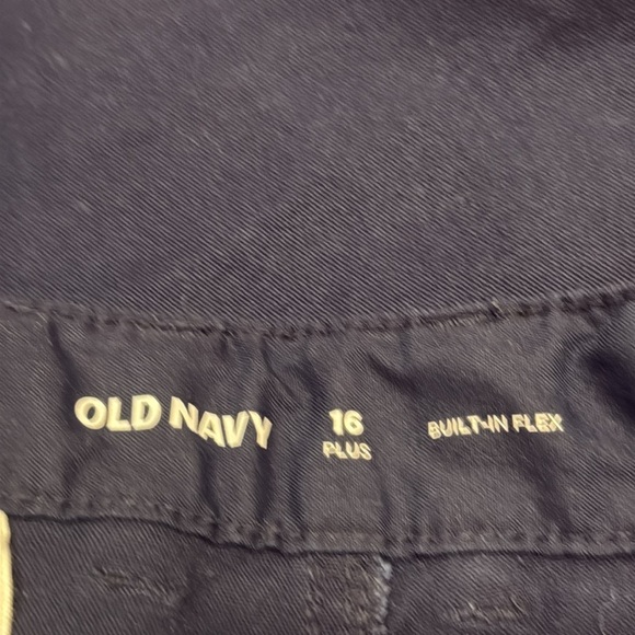 Old Navy boys built in flex short size 16 plus . - Picture 2 of 9